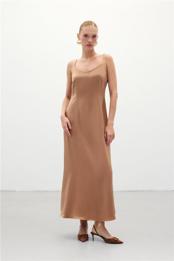 Askılı Uzun Saten Elbise - Camel