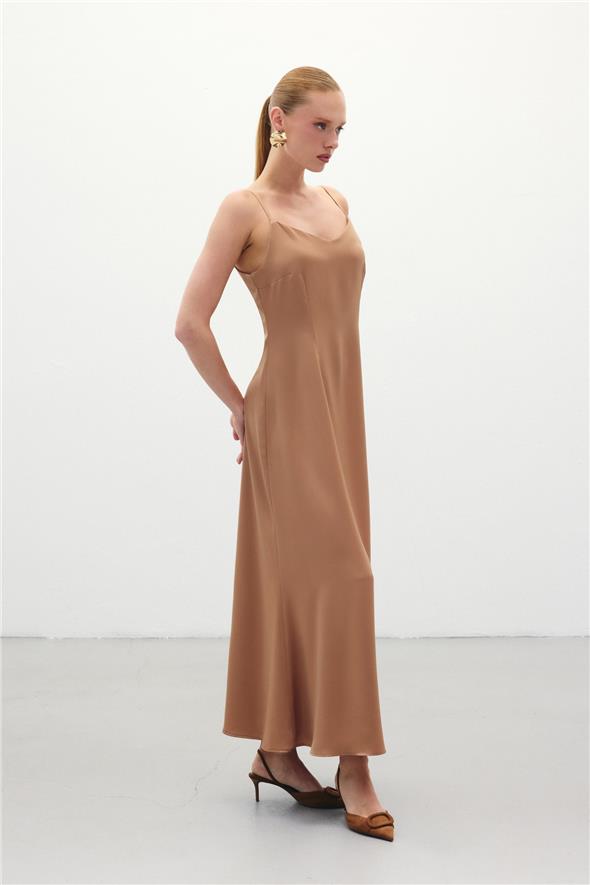 Askılı Uzun Saten Elbise - Camel