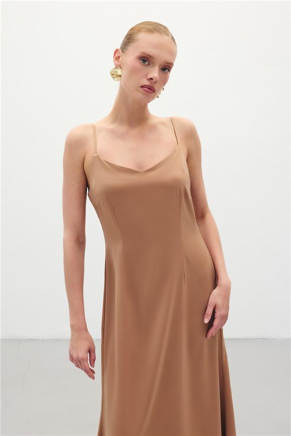 Askılı Uzun Saten Elbise - Camel