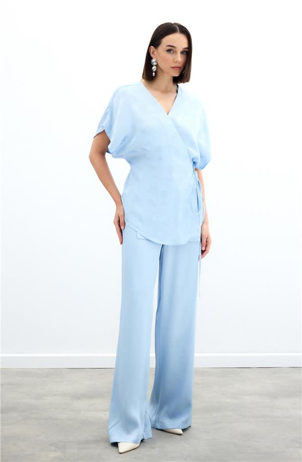 Bağlamalı Jakarlı Saten Bluz - Bebe Mavi