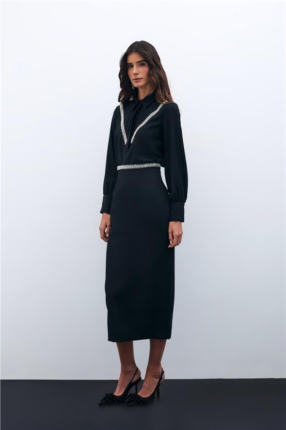Bel Aksesuarlı Midi Etek - Siyah