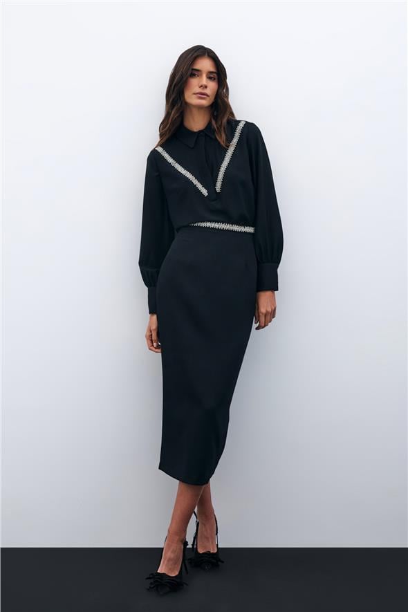 Bel Aksesuarlı Midi Etek - Siyah