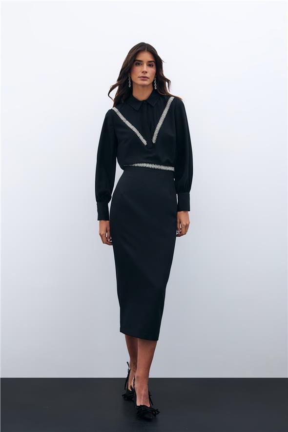 Bel Aksesuarlı Midi Etek - Siyah