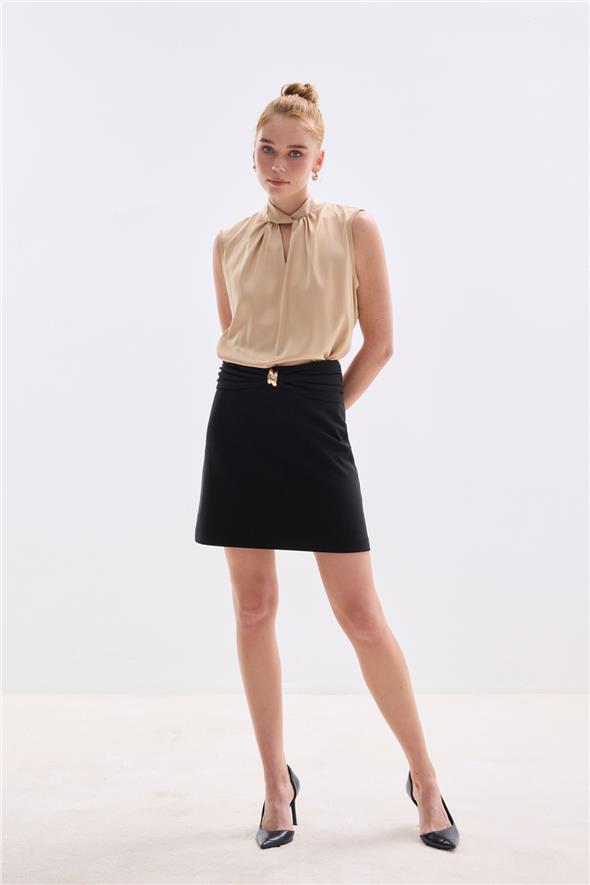 Bel Aksesuarlı Mini Etek - Siyah