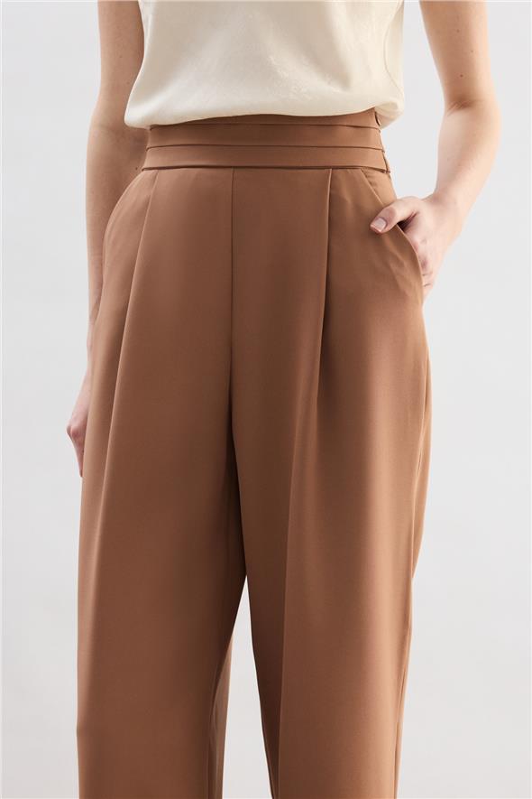 Bel Detaylı Cepli Pantolon - Camel