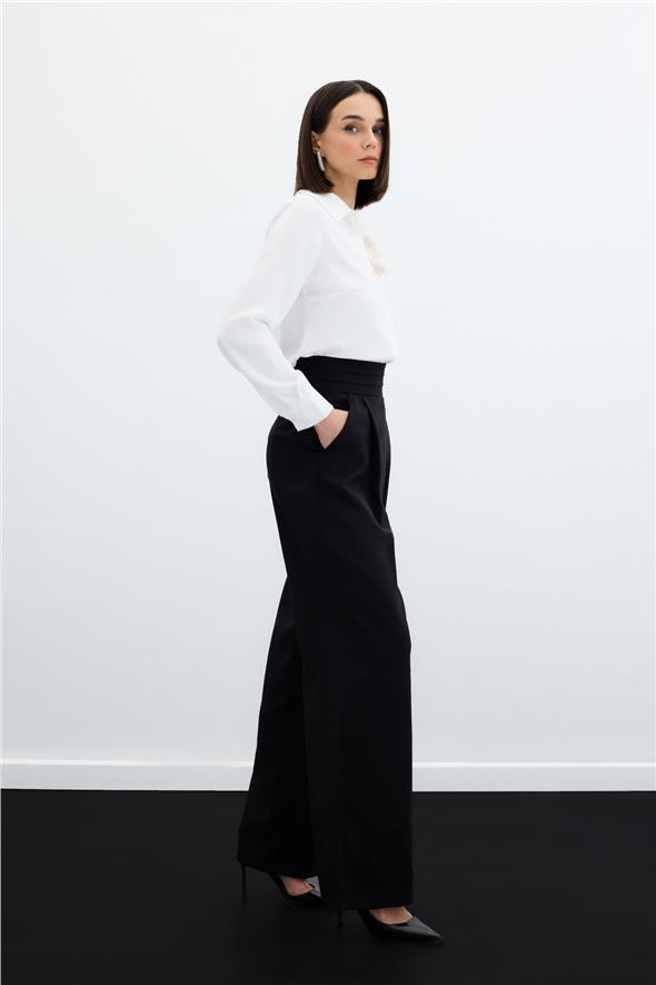 Bel Detaylı Cepli Pantolon - Siyah