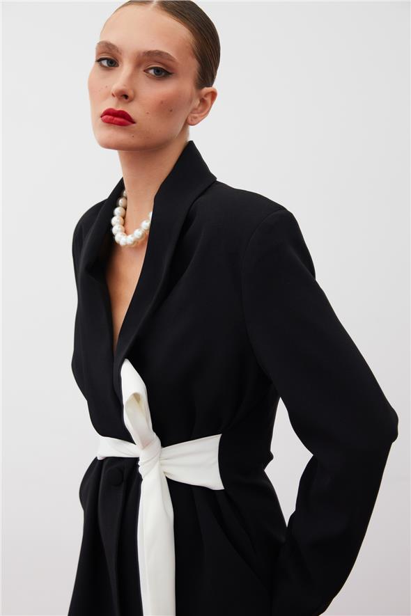 Beli Kuşaklı Uzun Ceket - Siyah