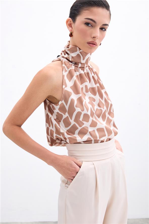 Boğazlı Kolsuz Bluz - Bej-Camel