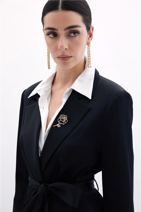 Broşlu Uzun Ceket - Siyah