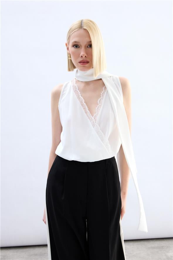Dantel Detaylı Bodysuit Bluz - Ekru