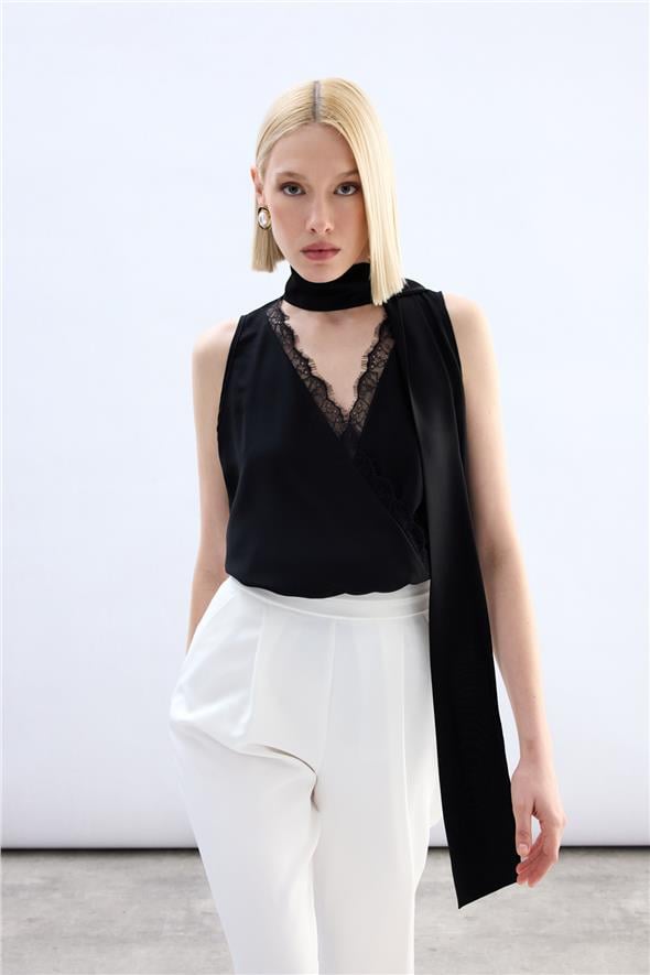 Dantel Detaylı Bodysuit Bluz - Siyah