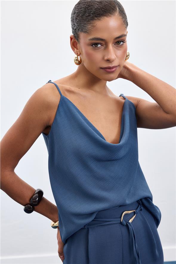 Degaje Yaka Dökümlü Bluz - İndigo