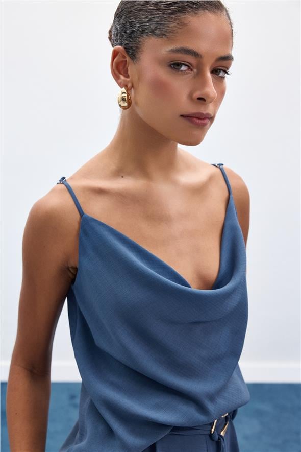 Degaje Yaka Dökümlü Bluz - İndigo