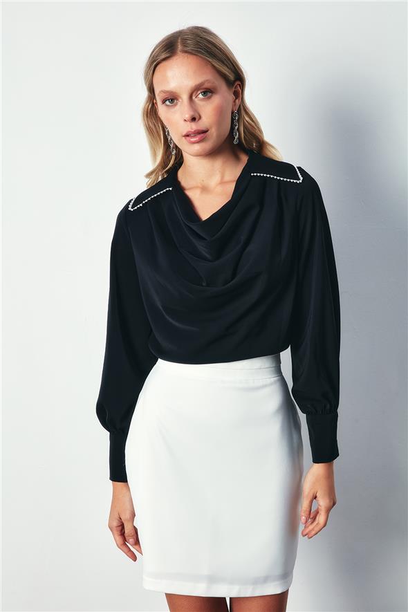 Degaje Yaka İncili Salaş Bluz - Siyah