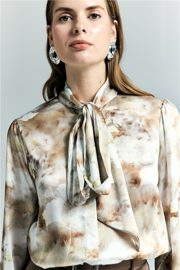 Desenli Fularlı Gömlek - Kahve