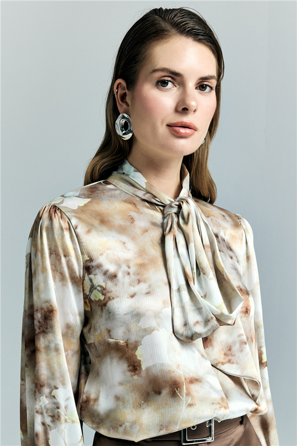 Desenli Fularlı Gömlek - Kahve