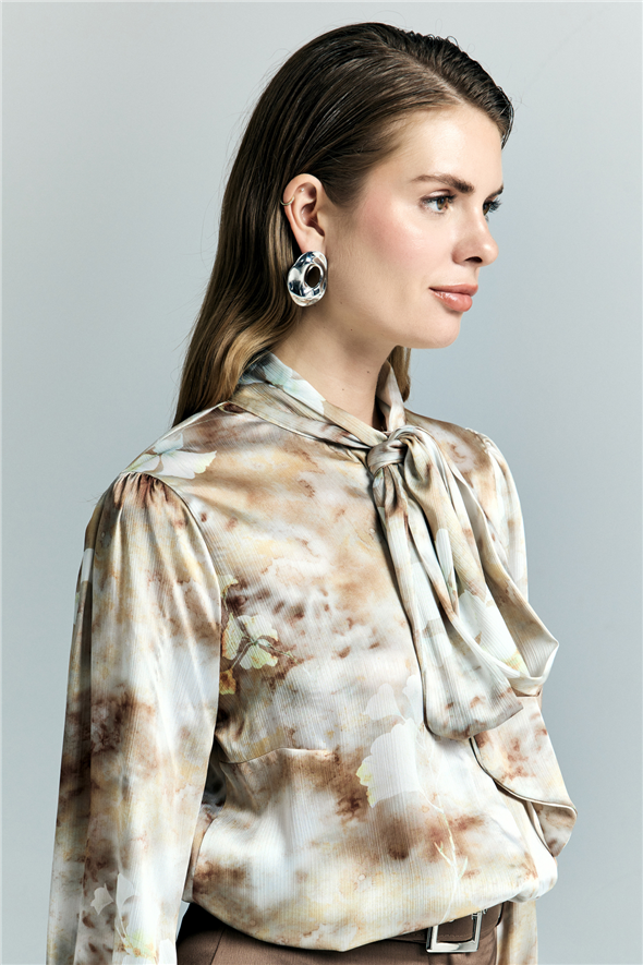 Desenli Fularlı Gömlek - Kahve