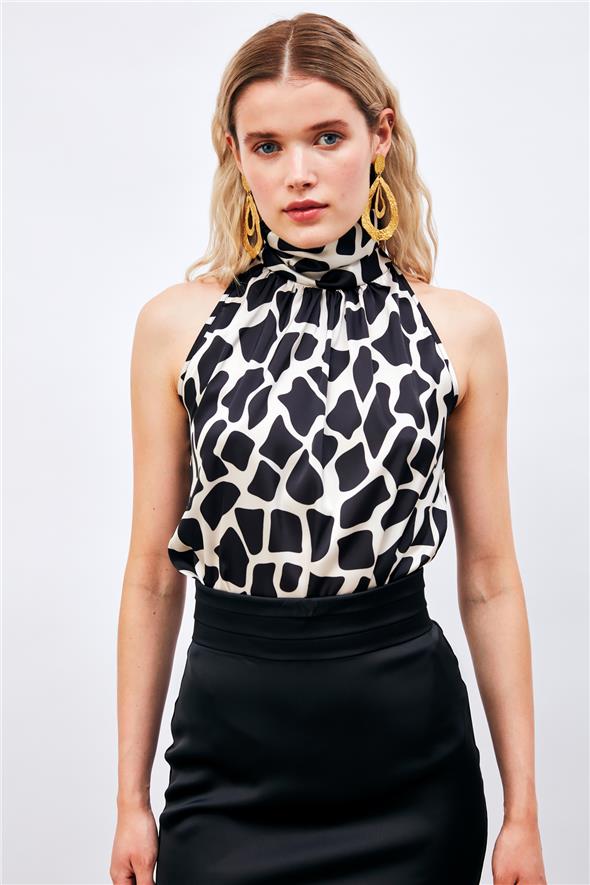 Boğazlı Kolsuz Bluz - Siyah