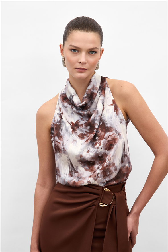 Drapeli Halter Yaka Desenli Bluz - Kahve