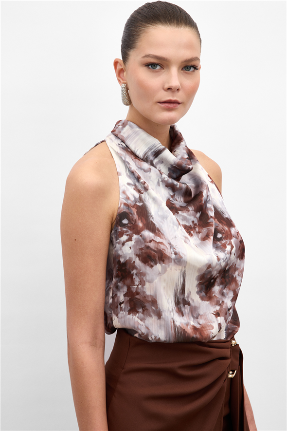 Drapeli Halter Yaka Desenli Bluz - Kahve