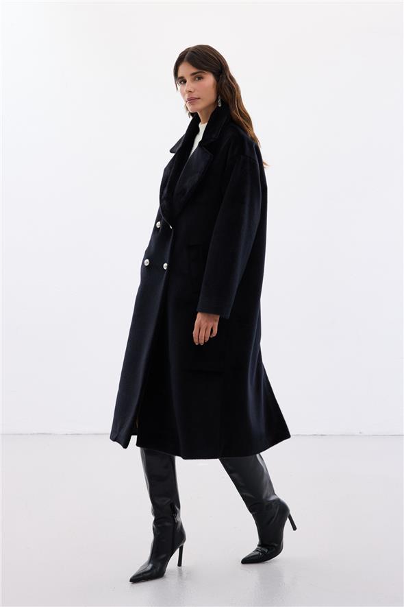 Düğme Detaylı Uzun Kaban - Siyah