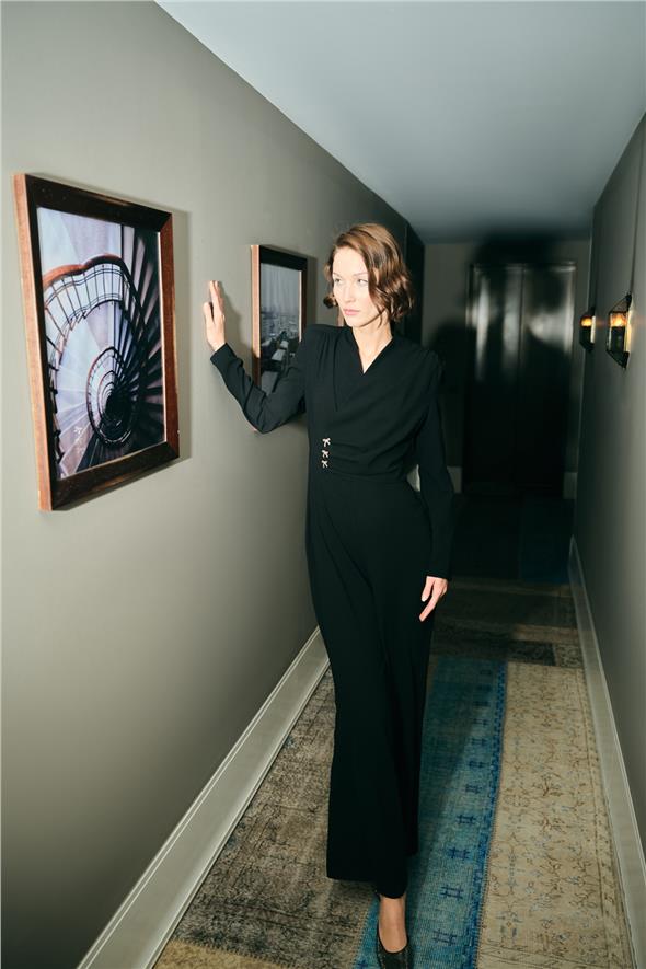 Fiyonk Aksesuarlı Krep Tulum - Siyah