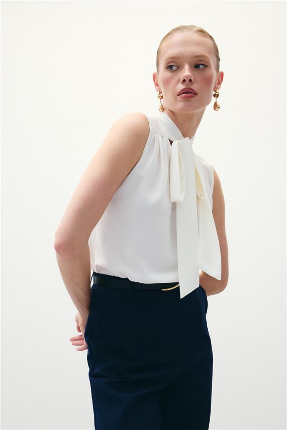 Fularlı Kolsuz Bluz - Ekru