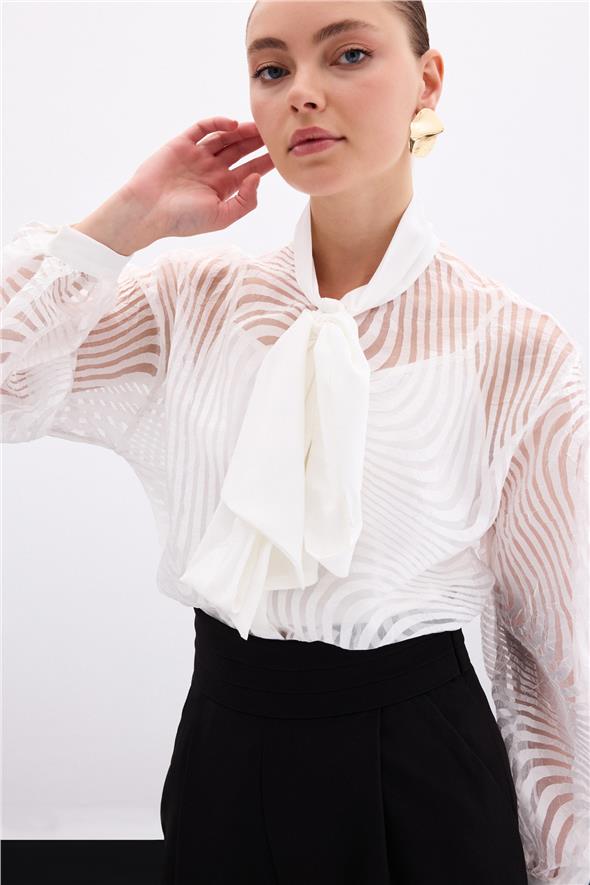 Fularlı Zebra Desenli Gömlek - Ekru