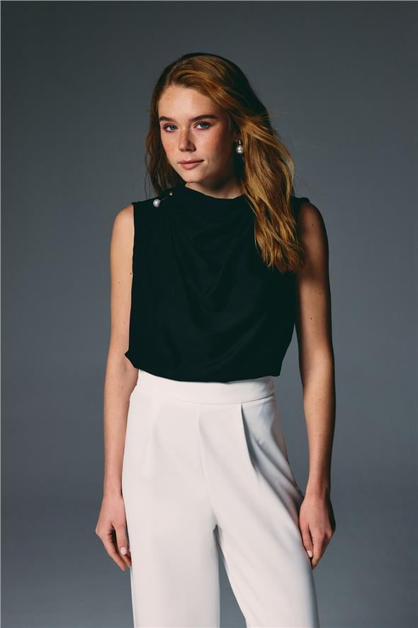 İnci Broşlu Degaje Bluz - Siyah