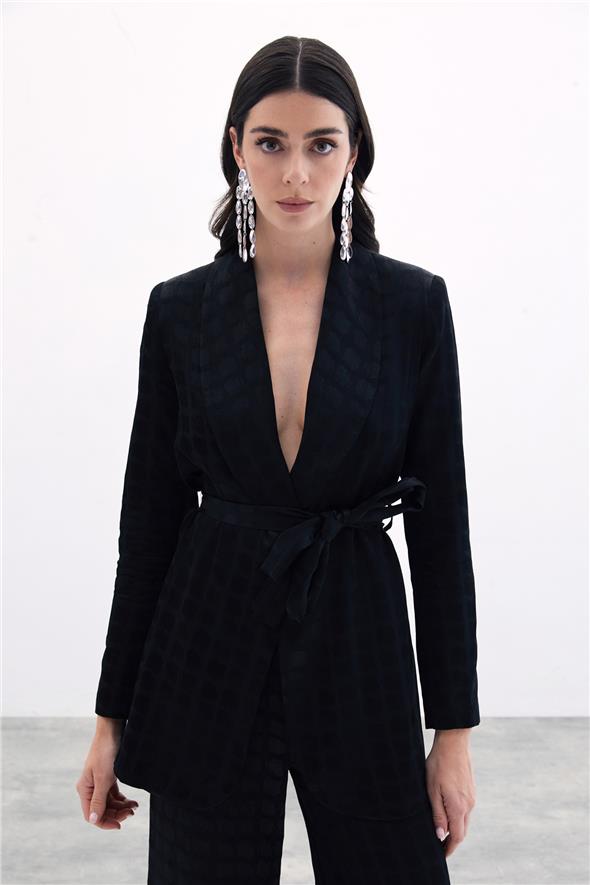 Kare Desenli Kuşaklı ceket - Siyah