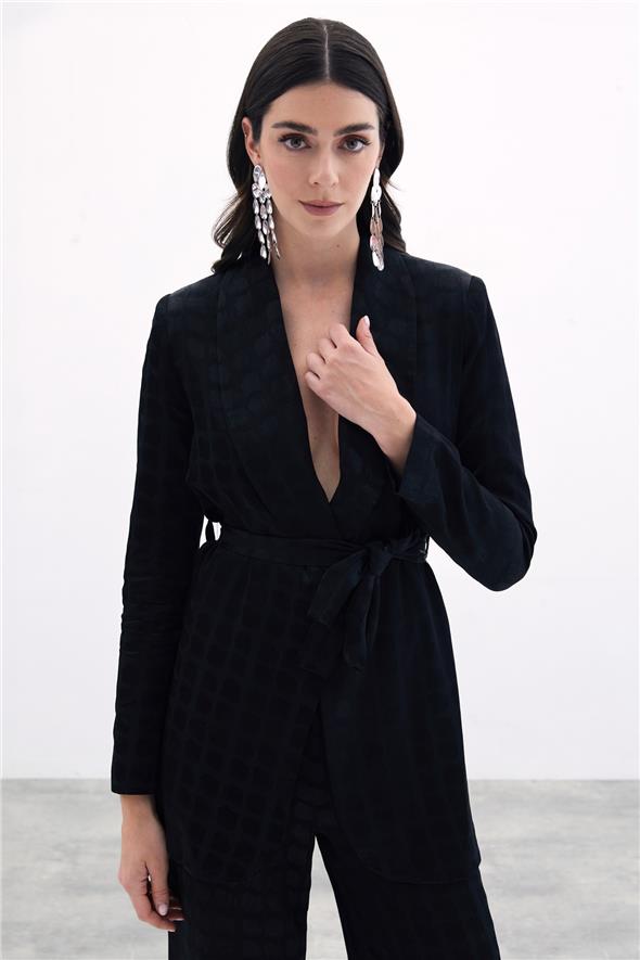 Kare Desenli Kuşaklı ceket - Siyah