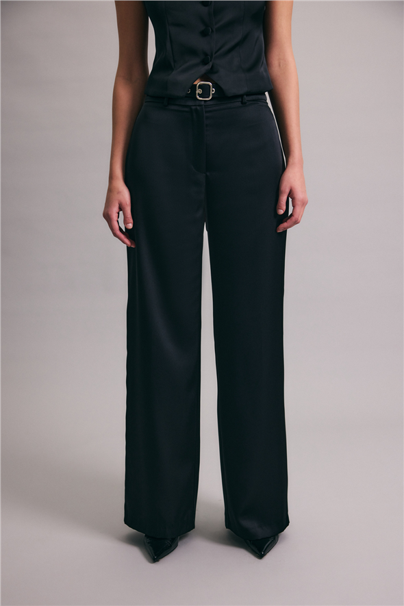 Kemer Detaylı Saten Pantolon - Siyah