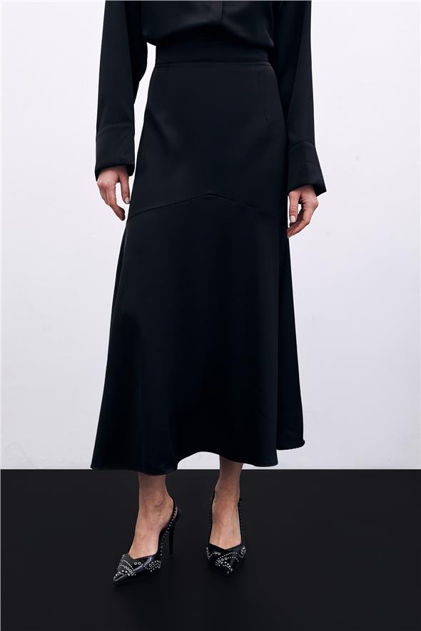 Kesik Detaylı Saten Etek - Siyah