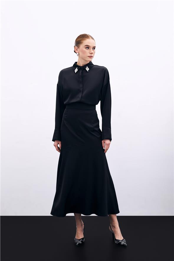 Kesik Detaylı Saten Etek - Siyah