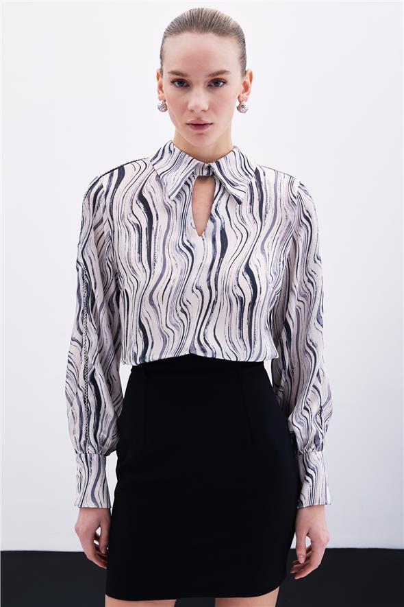 Kol Aksesuarlı Desenli Bluz - Siyah