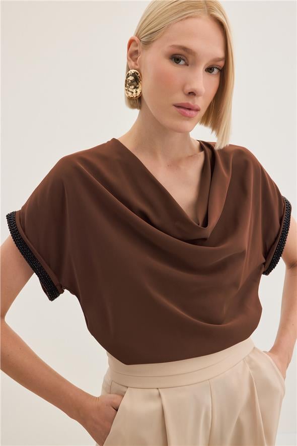 Kollar Taş Detaylı Salaş Bluz - Kahve