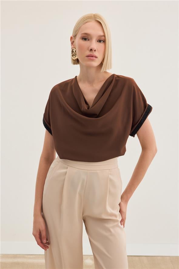 Kollar Taş Detaylı Salaş Bluz - Kahve