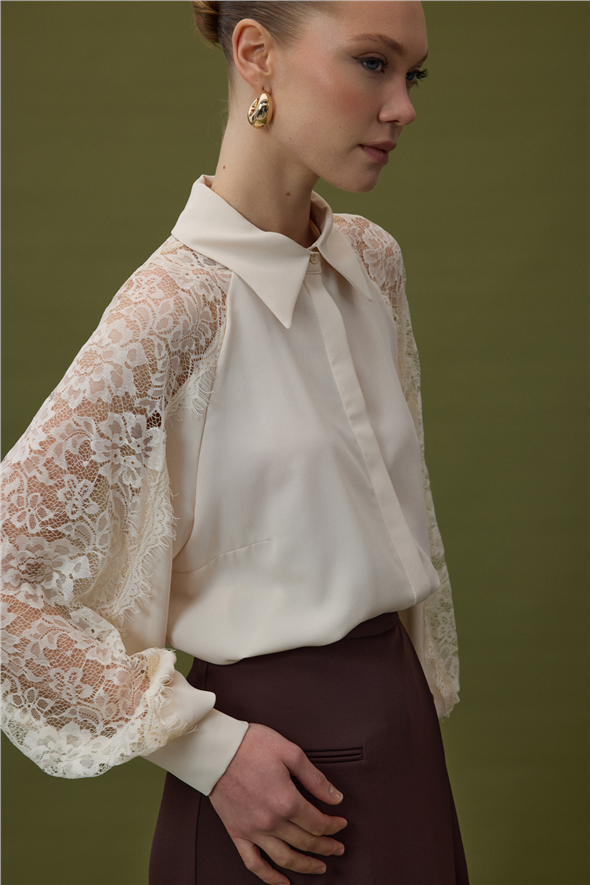 Kolları Dantel Detaylı Gömlek - Bej