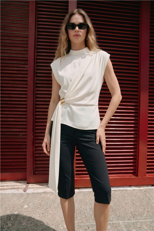 Kuşak Detaylı Aksesuarlı Bluz - Ekru