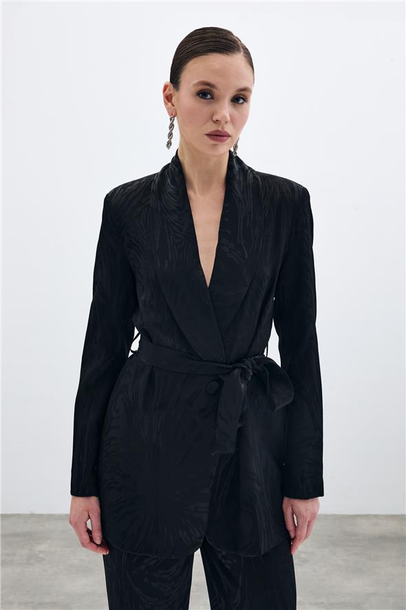 Kuşaklı Desenli Uzun Ceket - Siyah