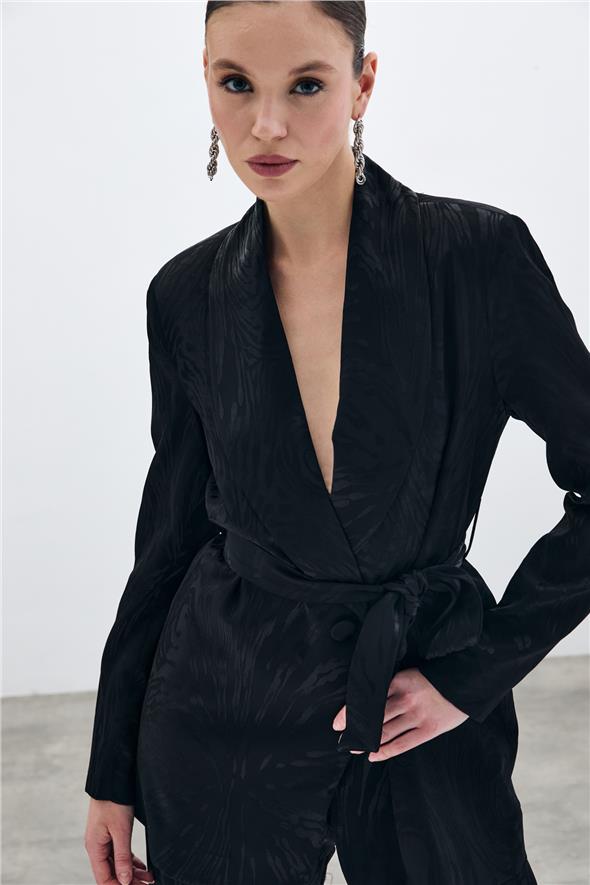 Kuşaklı Desenli Uzun Ceket - Siyah