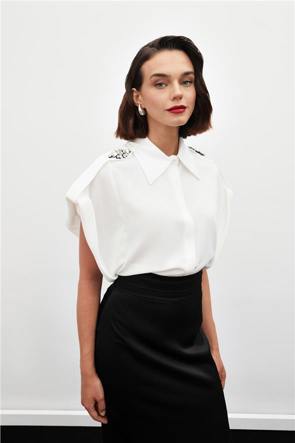 Omuz Aksesuarlı Kısa Kol Gömlek - Ekru