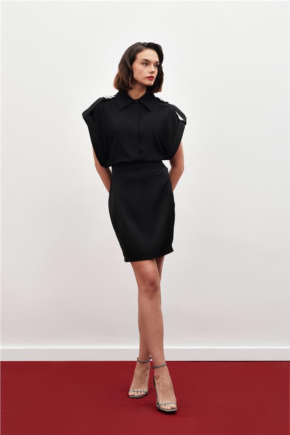 Omuz Aksesuarlı Kısa Kol Gömlek - Siyah