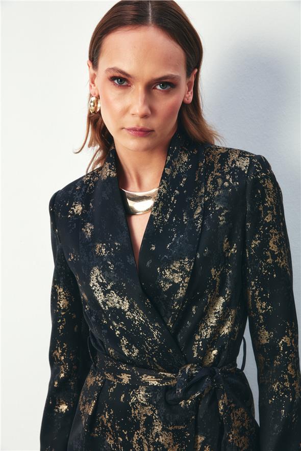 Parlak Desenli Kuşaklı Uzun Ceket - Siyah