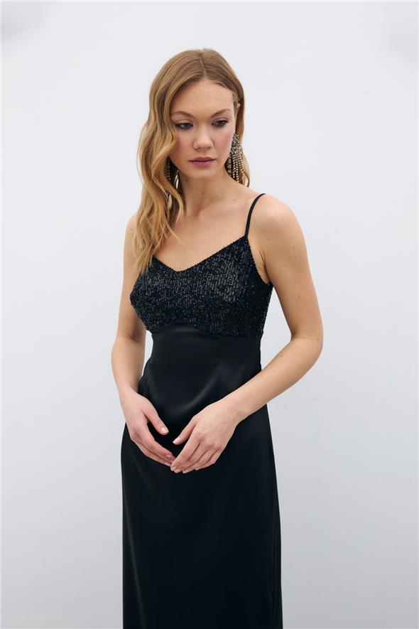 Payet Detaylı Saten Elbise - Siyah