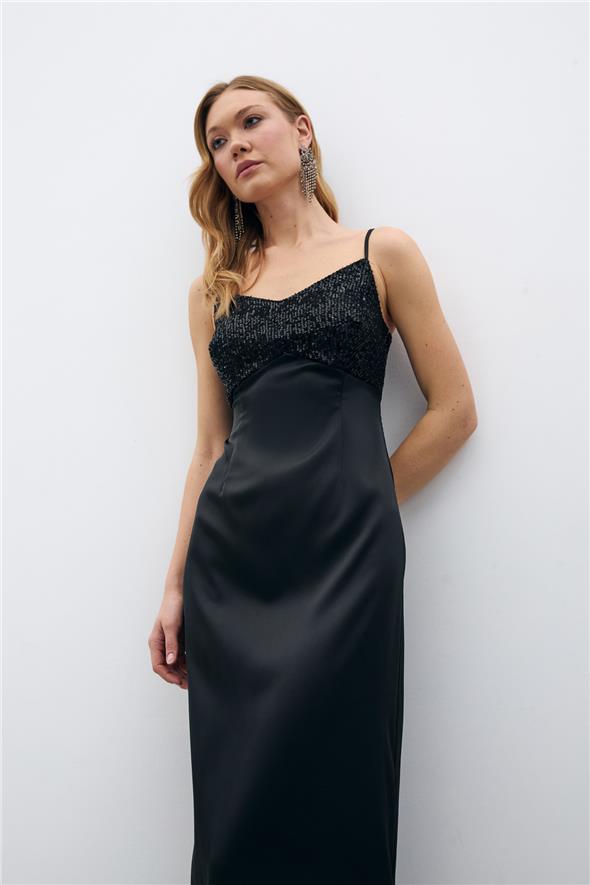 Payet Detaylı Saten Elbise - Siyah