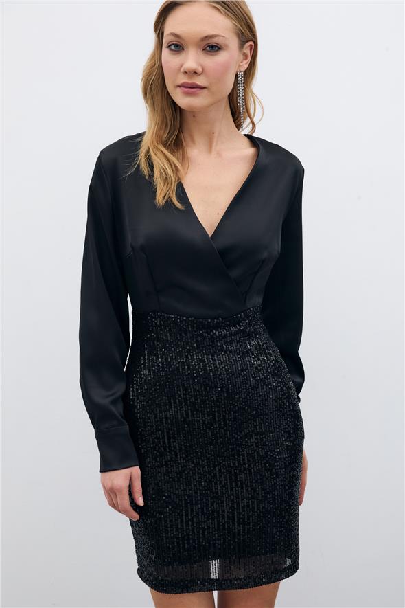 Payet Detaylı Saten Elbise - Siyah