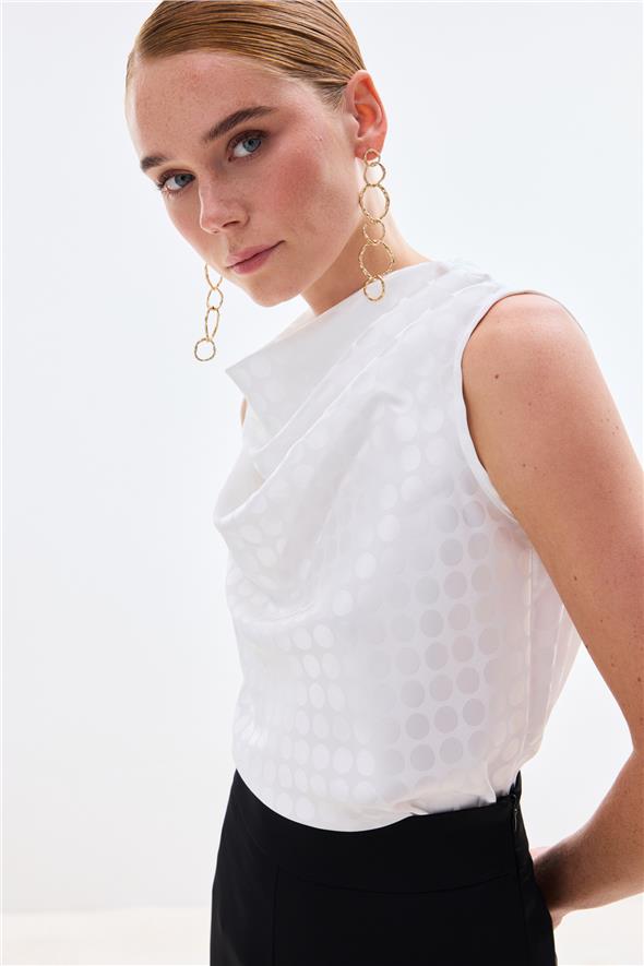 Puantiye Desenli Kolsuz Bluz - Ekru