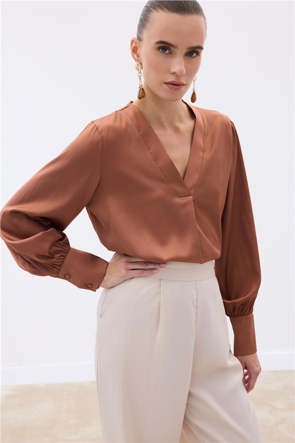 V Yaka Saten Bluz - Kahve