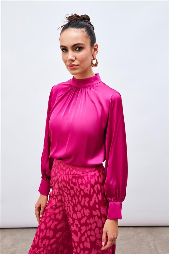 Yaka Detaylı Saten Bluz - Fuşya
